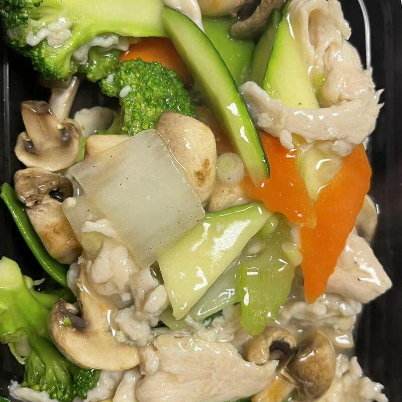 L4. Moo Goo Gai Pan